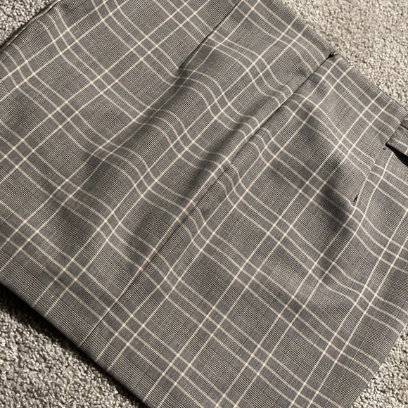 H&M Plaid Mini Skirt - Picture 5 of 5